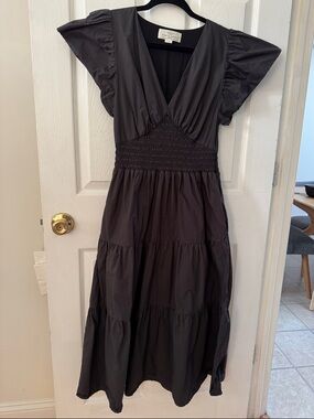 Birds of Paradis by Trovata Women's Black Tiered V-Neck Midi Dress